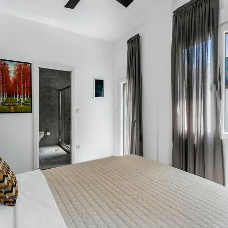 Luxury Apartments In The Heart Of The City Athens Exterior photo